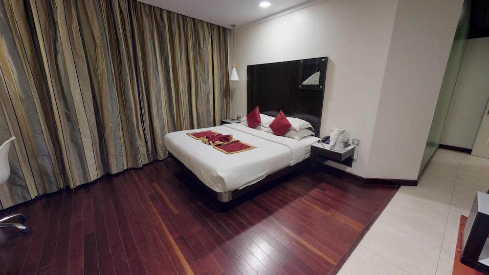 37Th Crescent Hotel Bengaluru Eksteriør billede