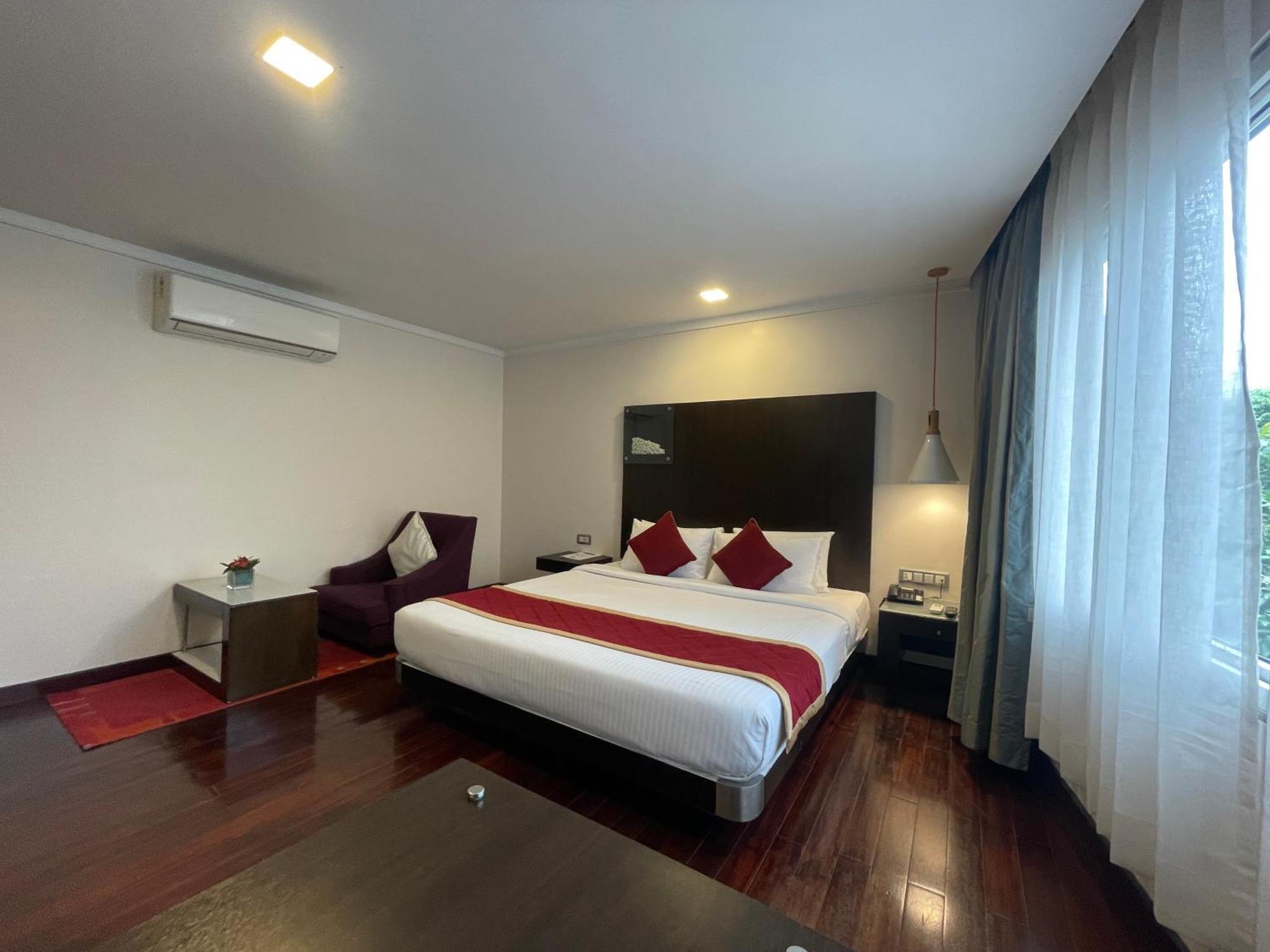 37Th Crescent Hotel Bengaluru Eksteriør billede